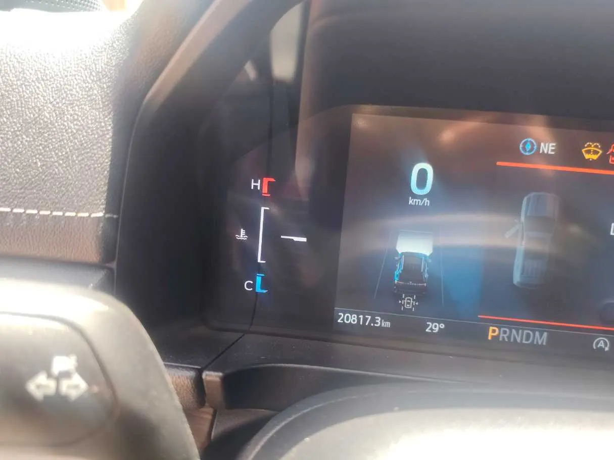 Car image 19