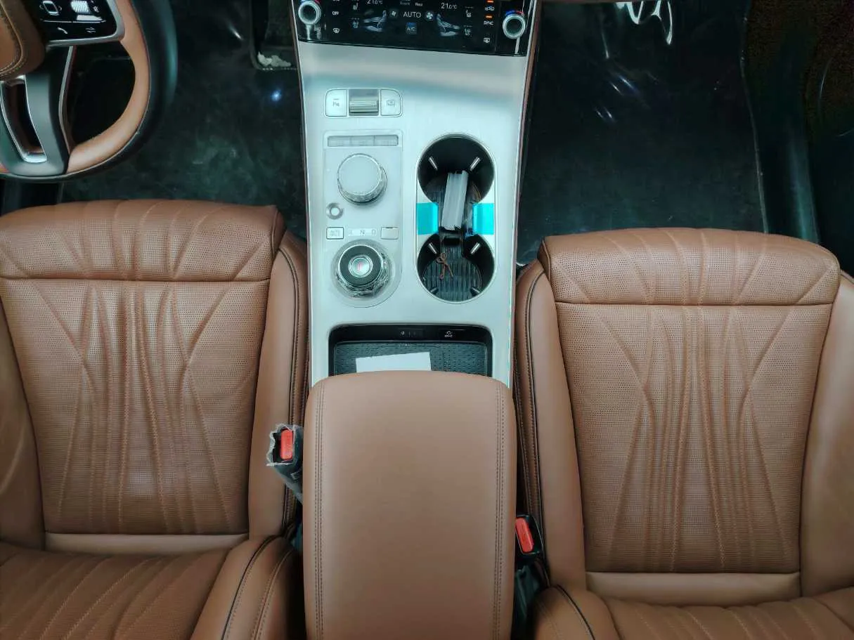 Car image 20