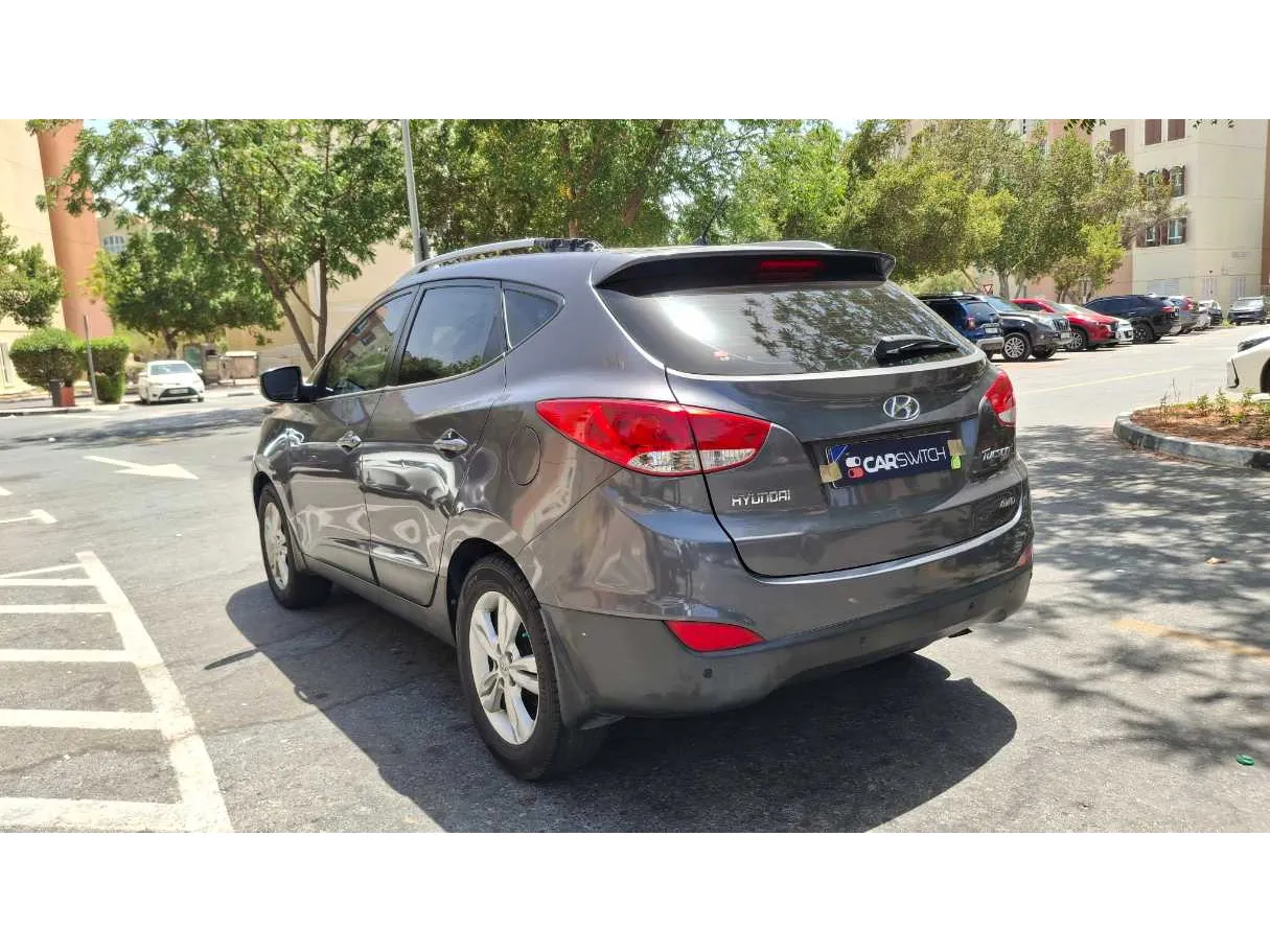 Car image 7