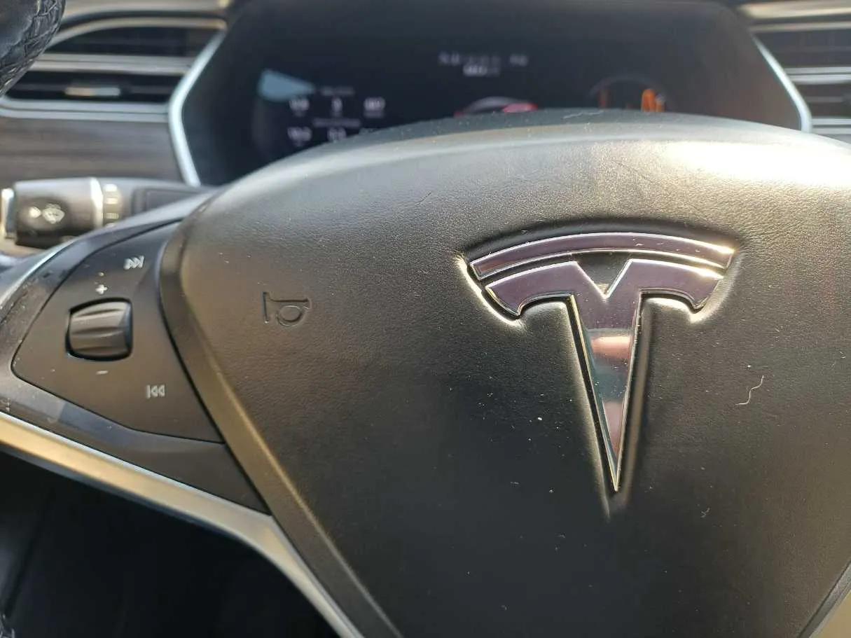 Car image 22