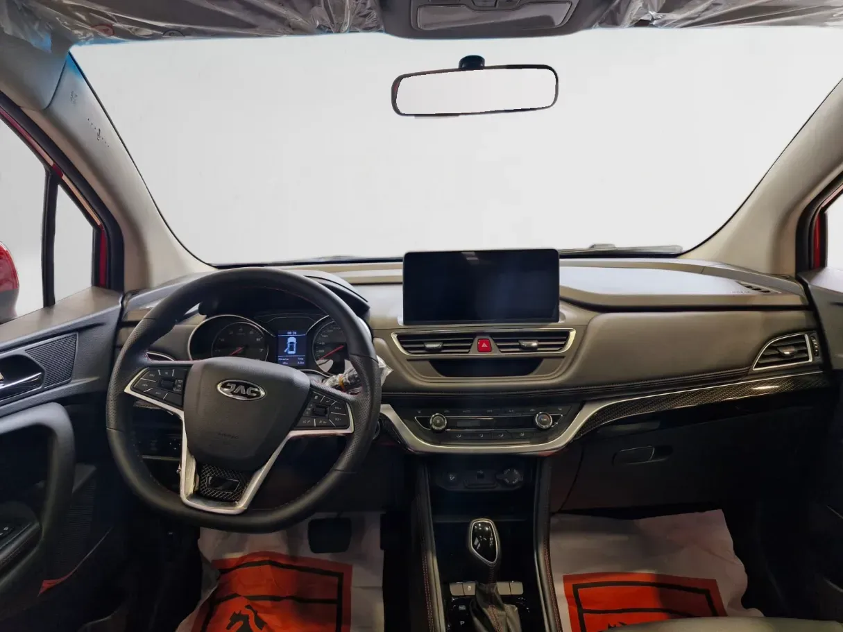Car image 9