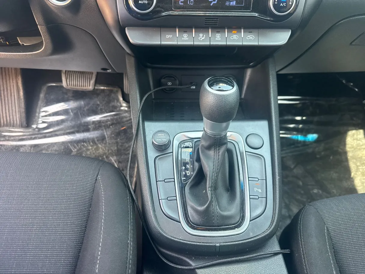 Car image 15