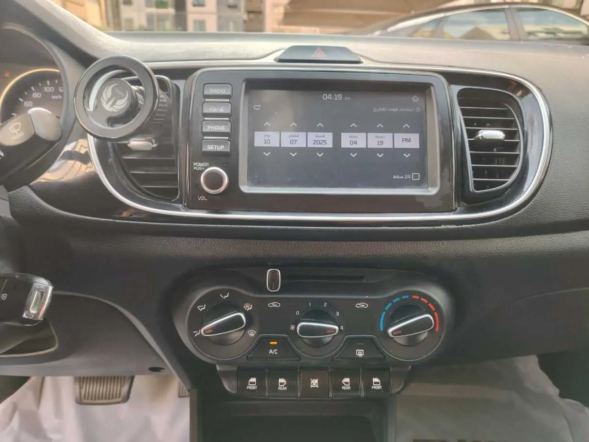 Car image 27