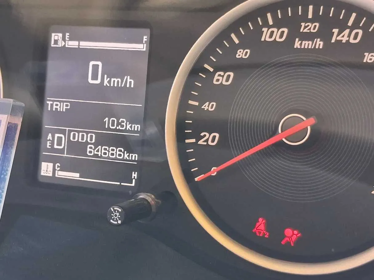 Car image 18