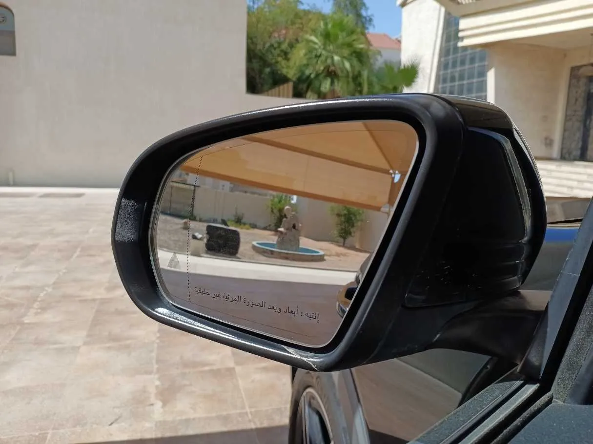Car image 21
