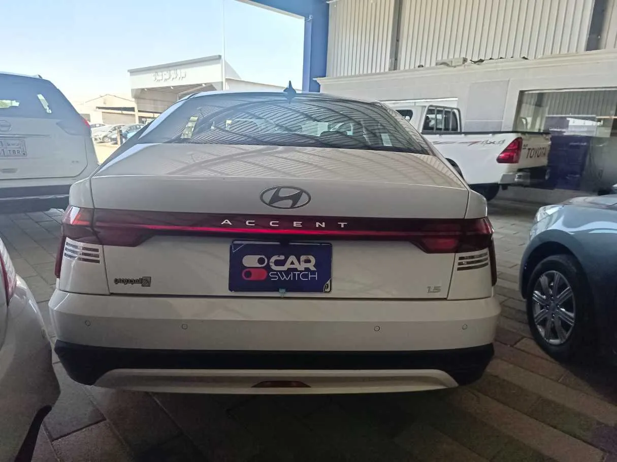 Car image 6