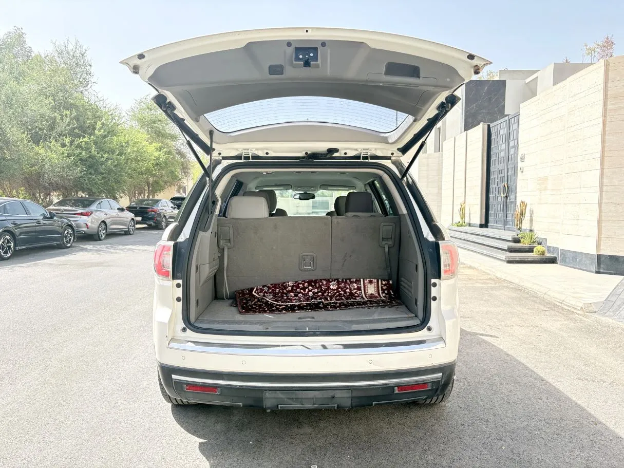 Car image 23