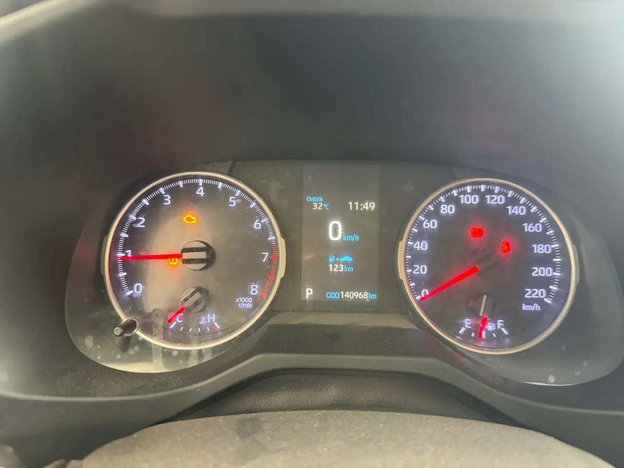 Car image 8