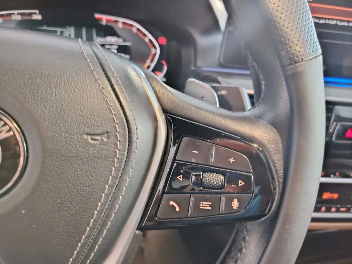Car image 38
