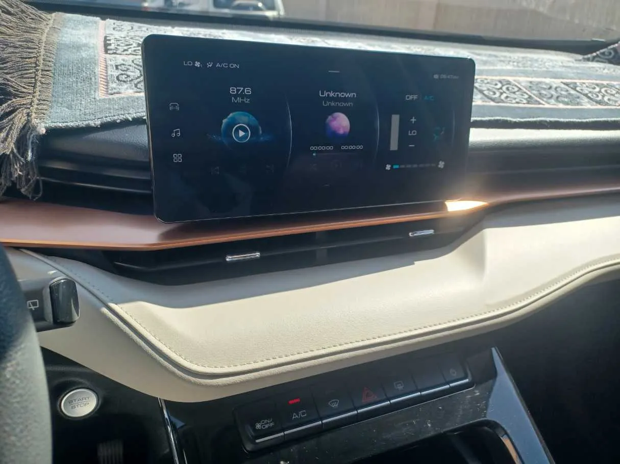 Car image 17