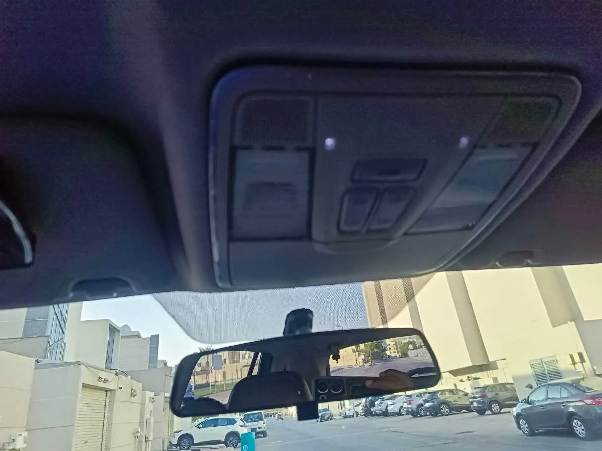 Car image 29
