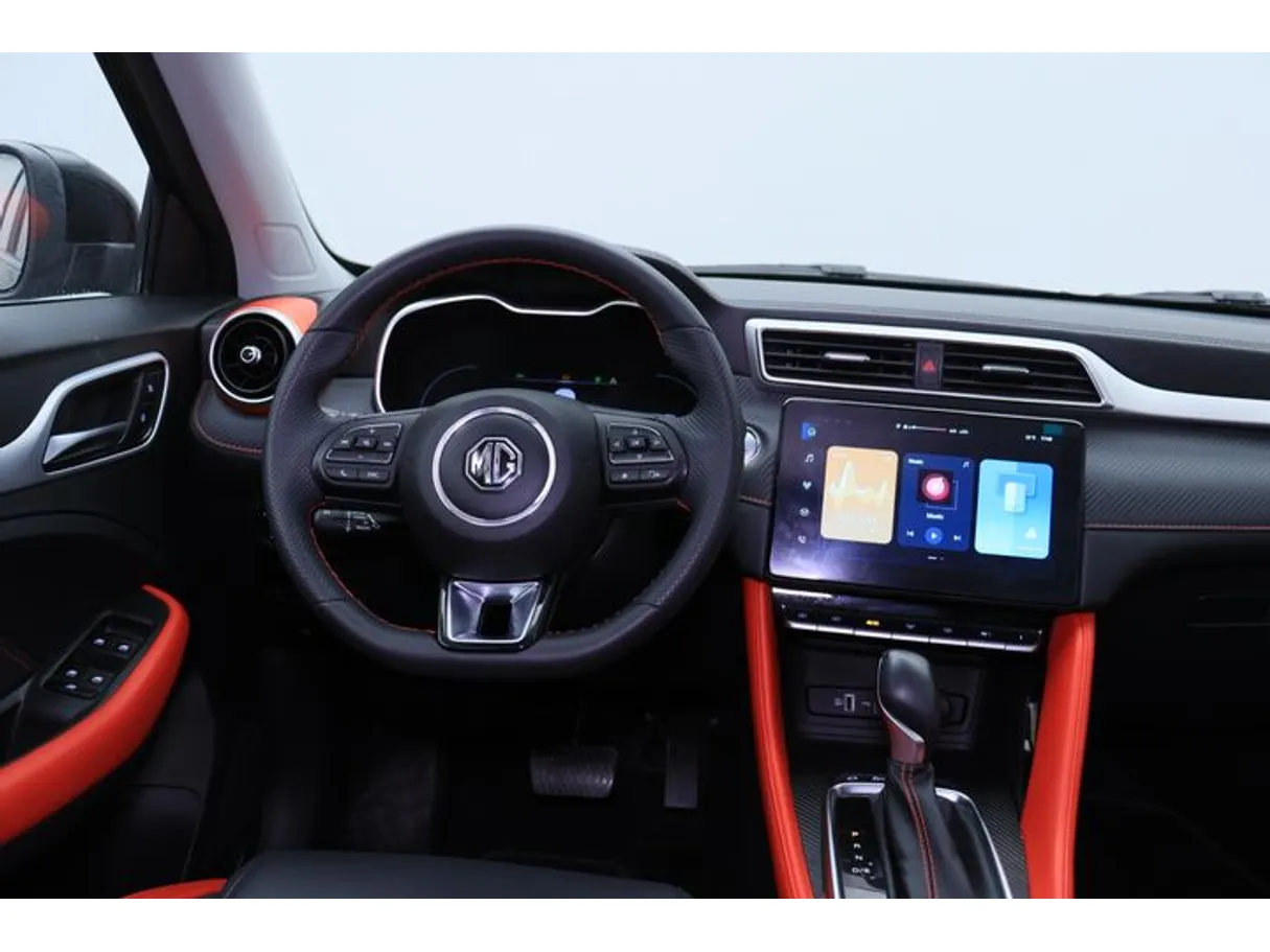 Car image 15
