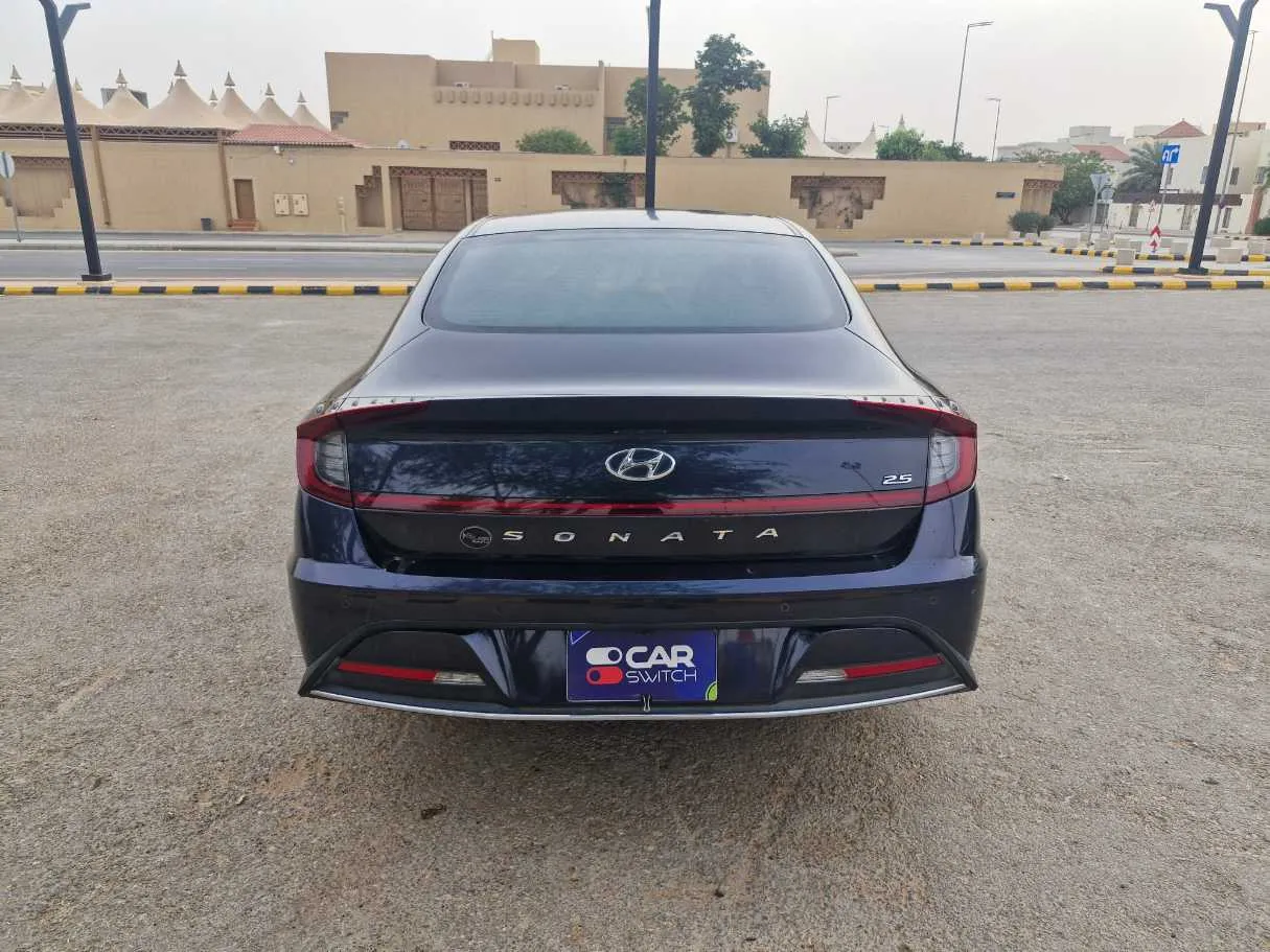 Car image 6