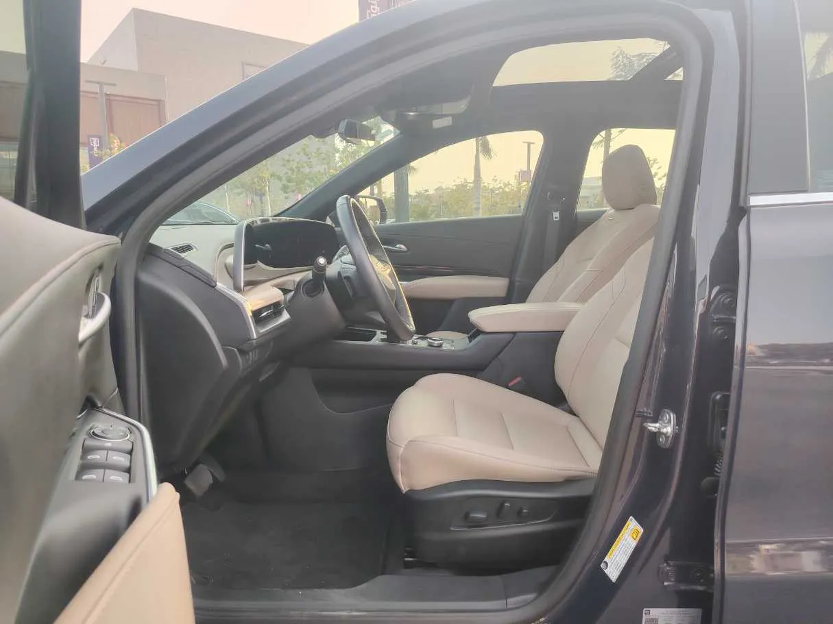 Car image 11