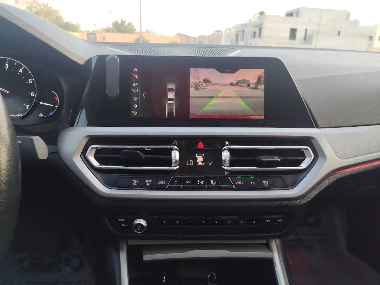 Car image 23