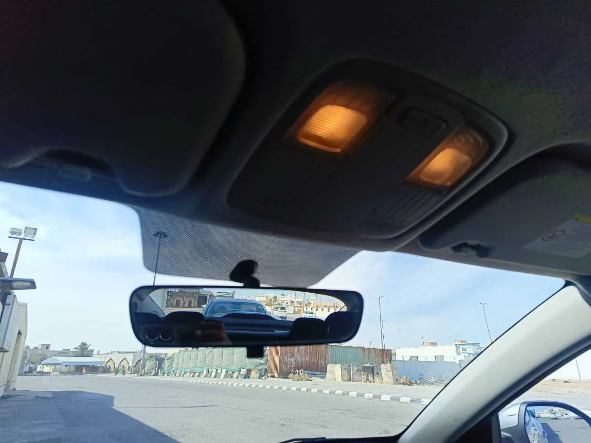 Car image 28