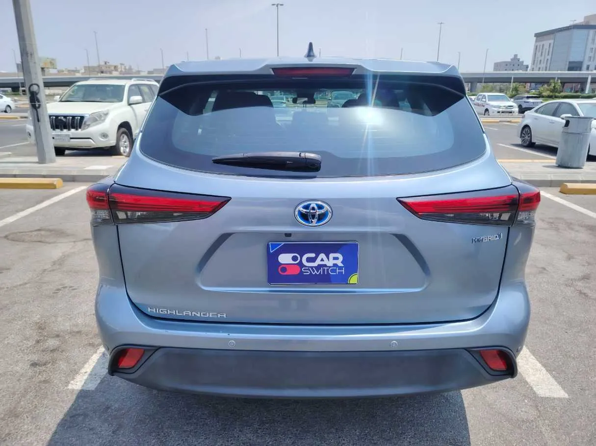 Car image 6