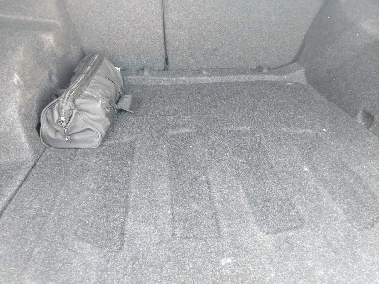 Car image 29