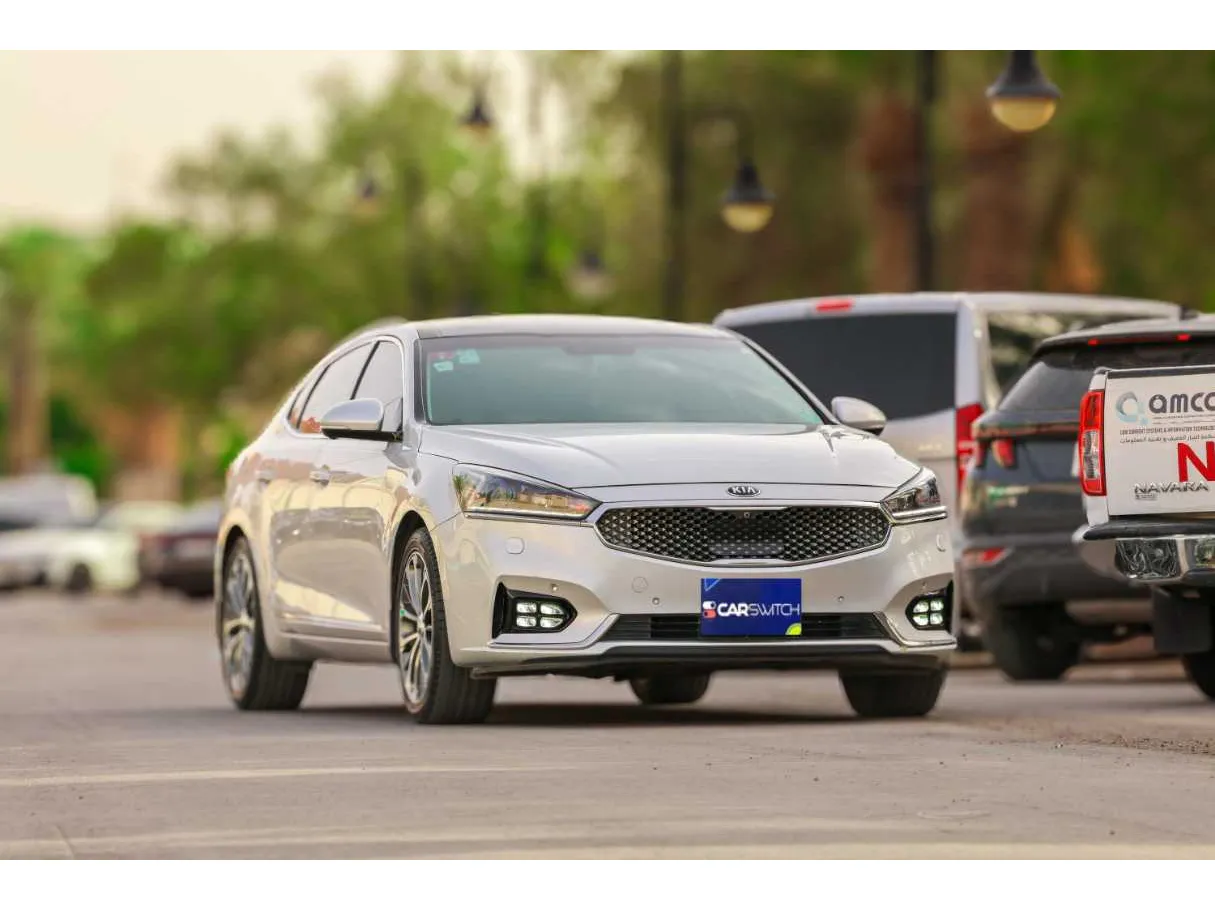 Car image 10