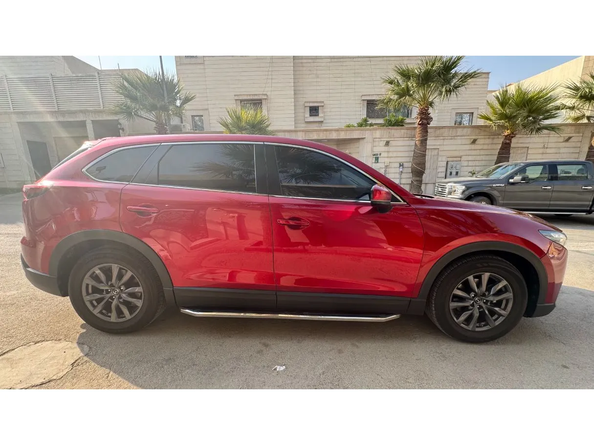 Car image 4