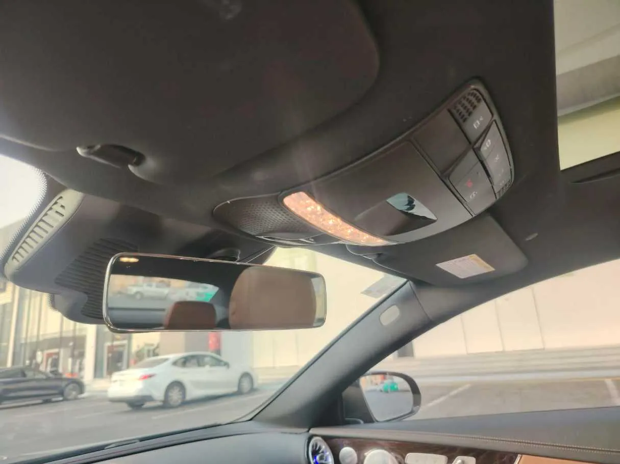 Car image 29