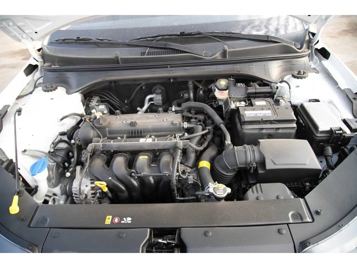 Car image 13