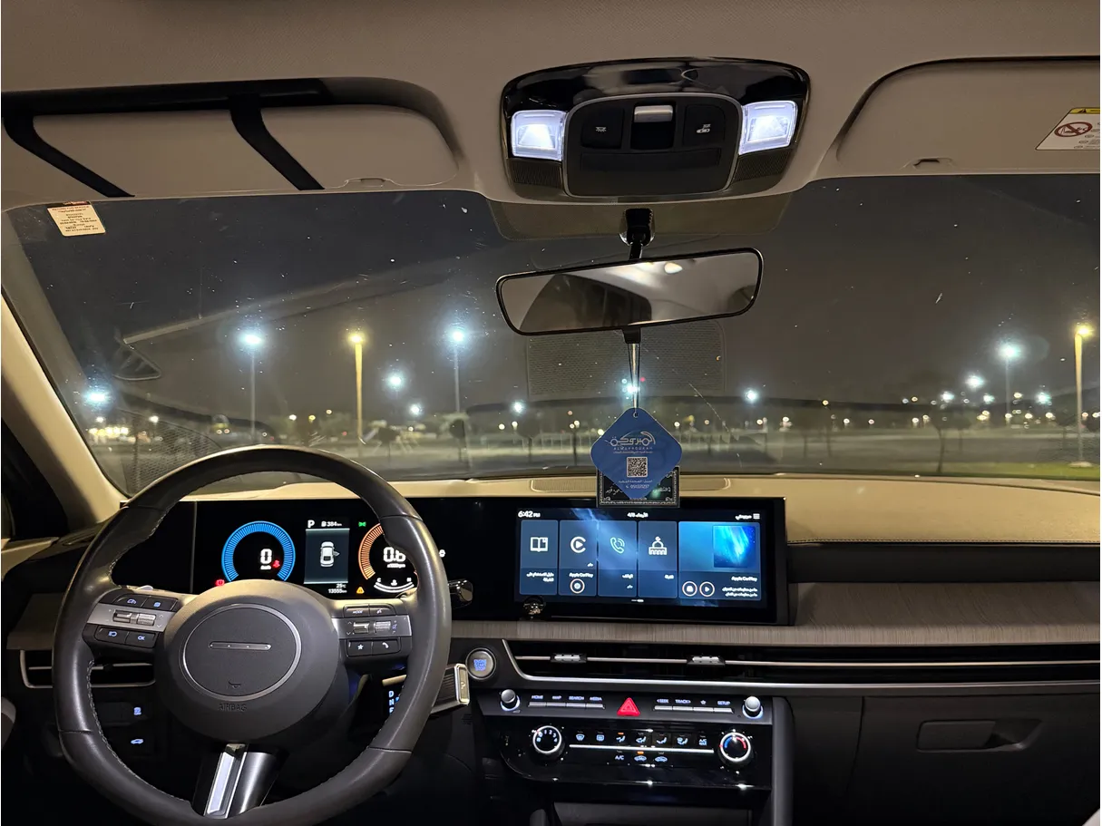 Car image 7