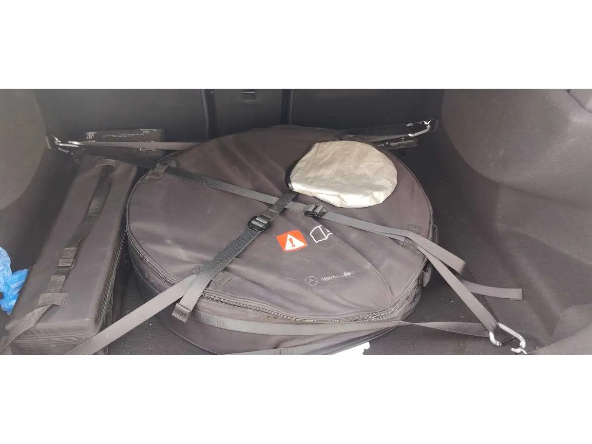 Car image 29