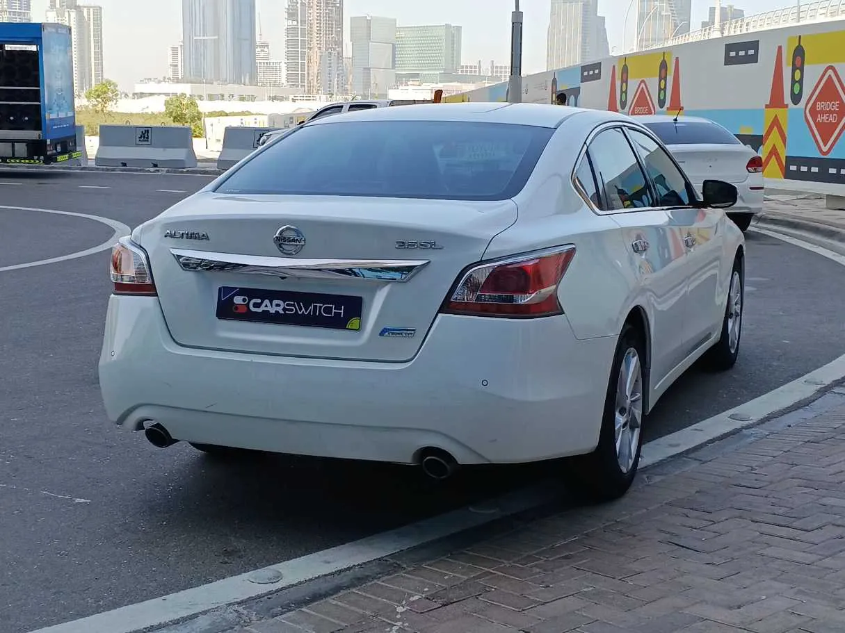 Car image 5