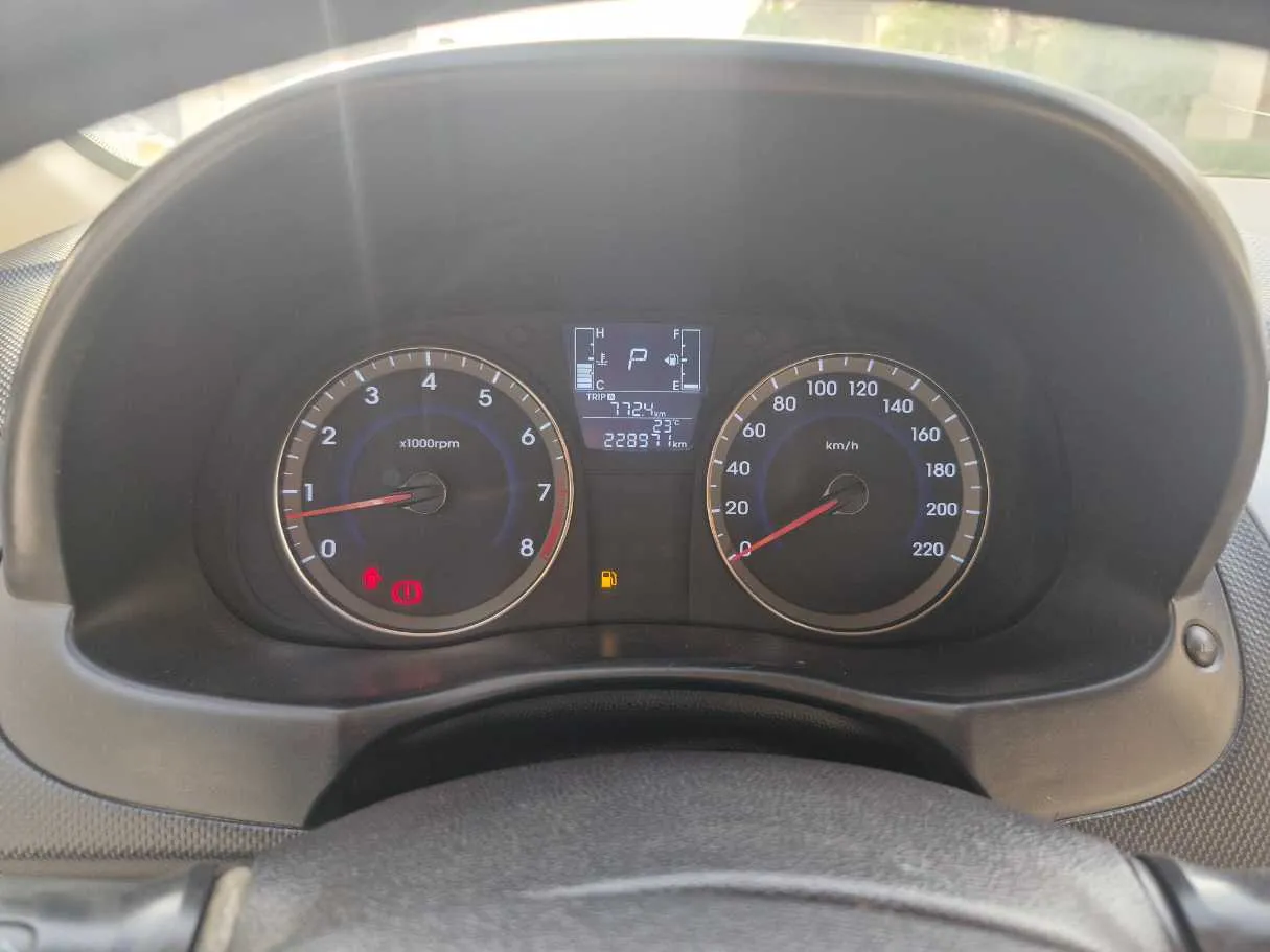 Car image 17