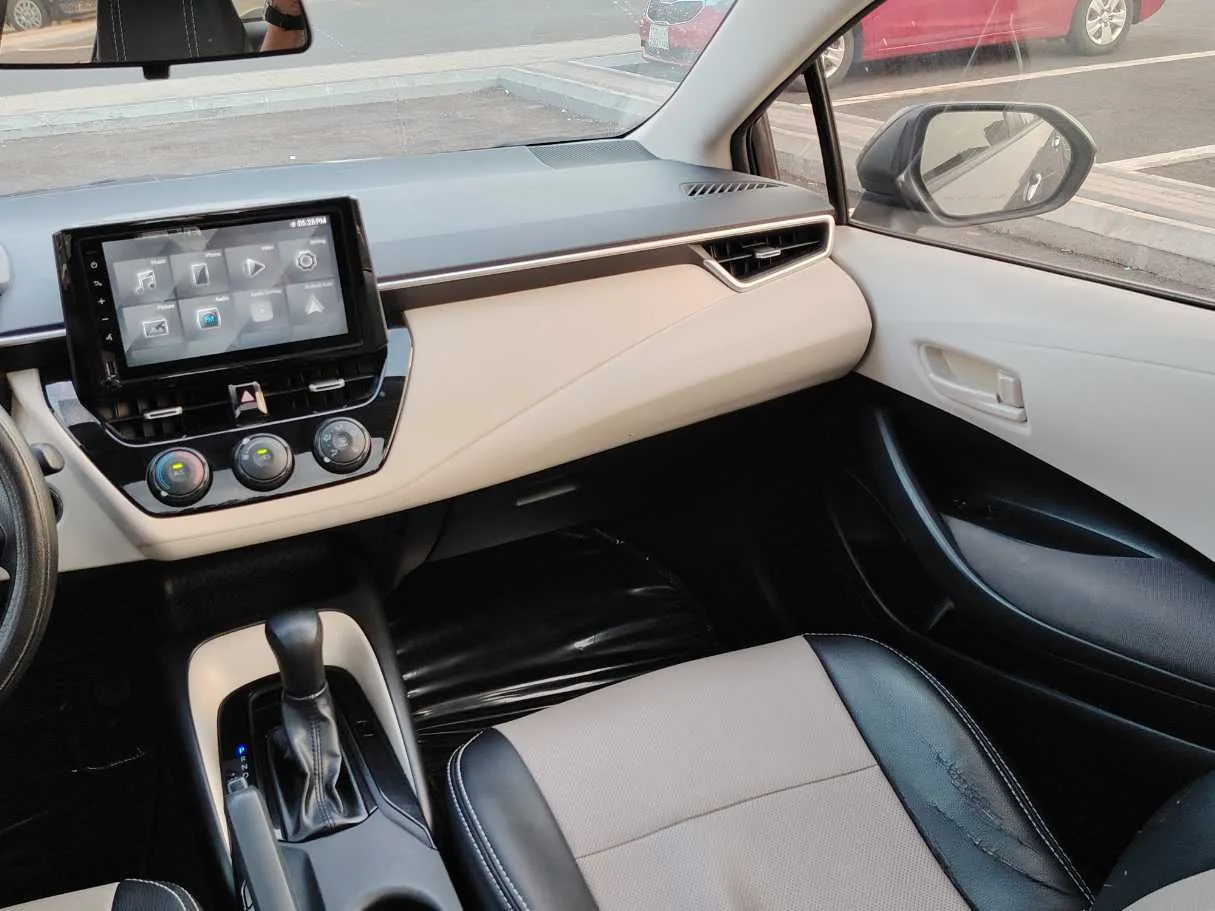 Car image 21