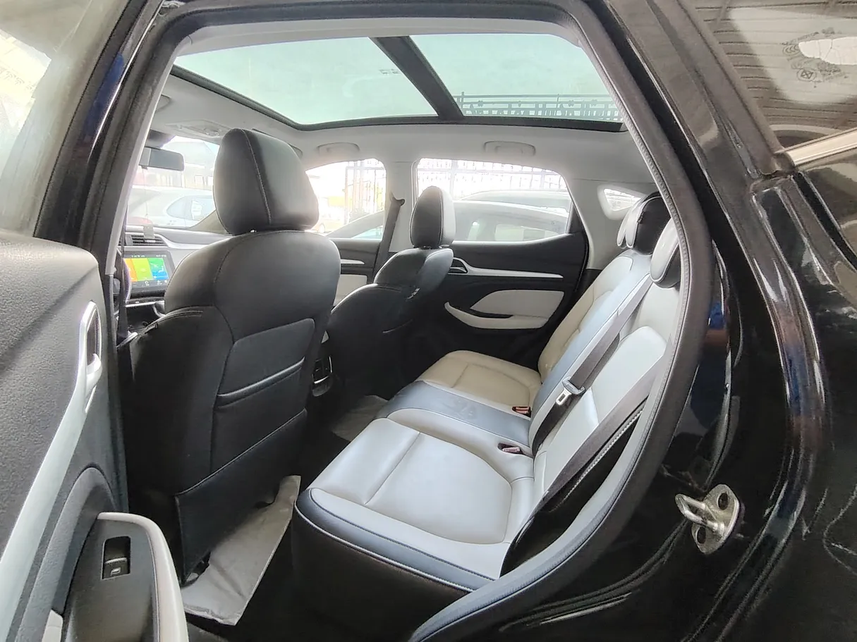 Car image 21