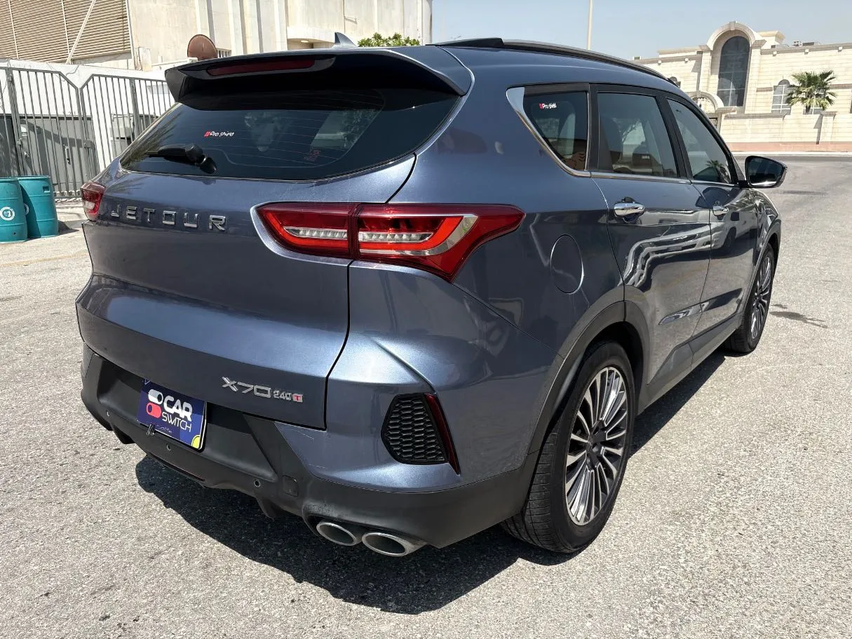 Car image 5