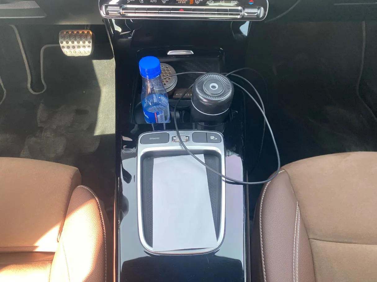 Car image 18