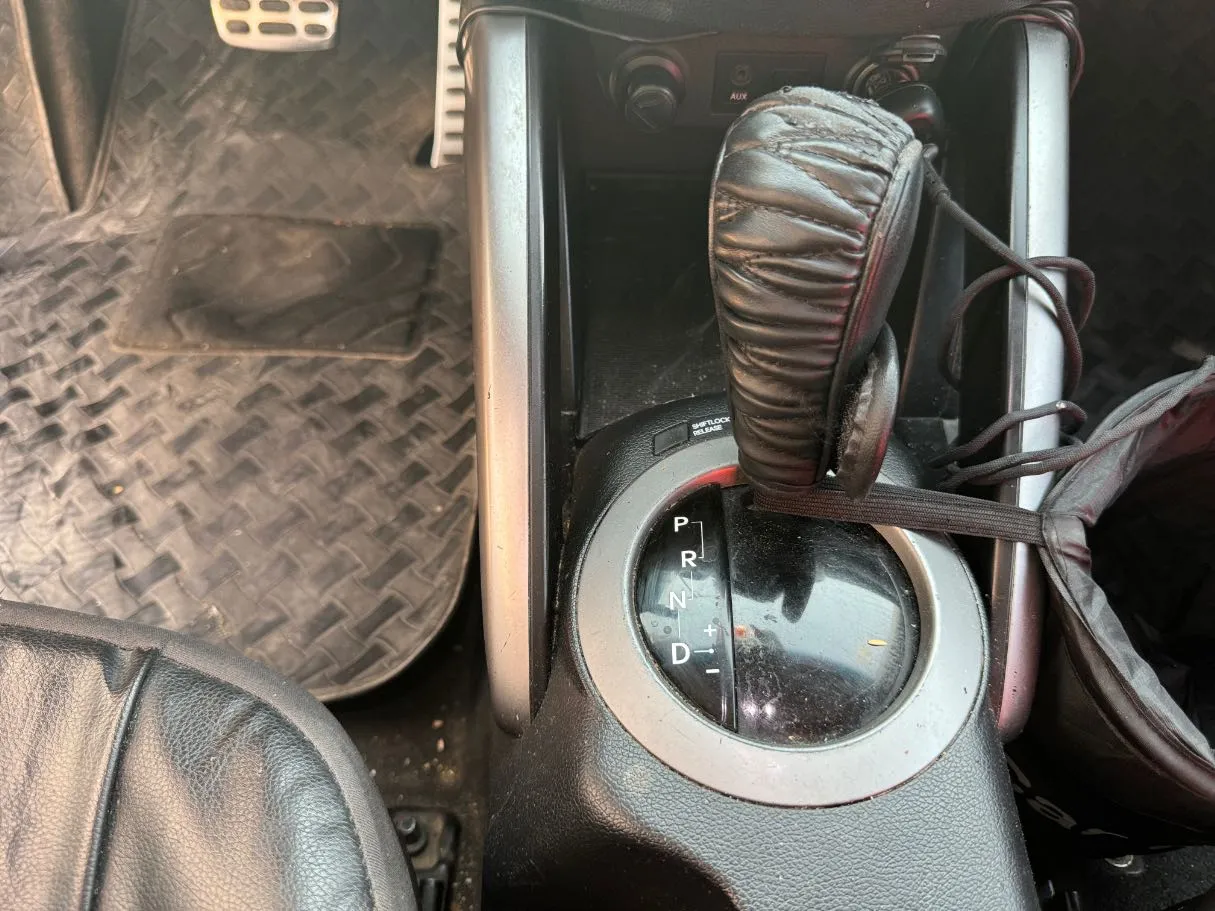 Car image 15