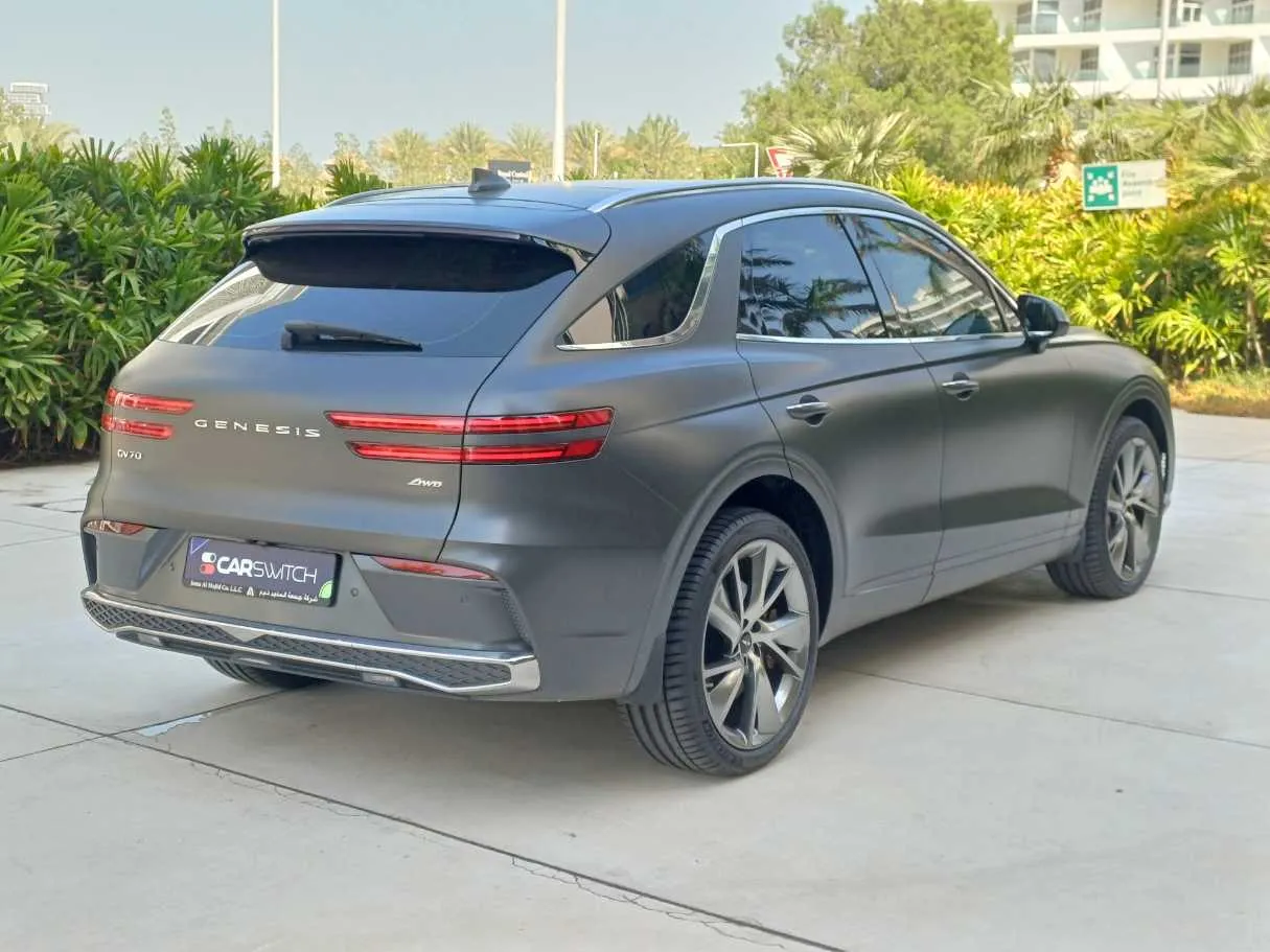 Car image 5