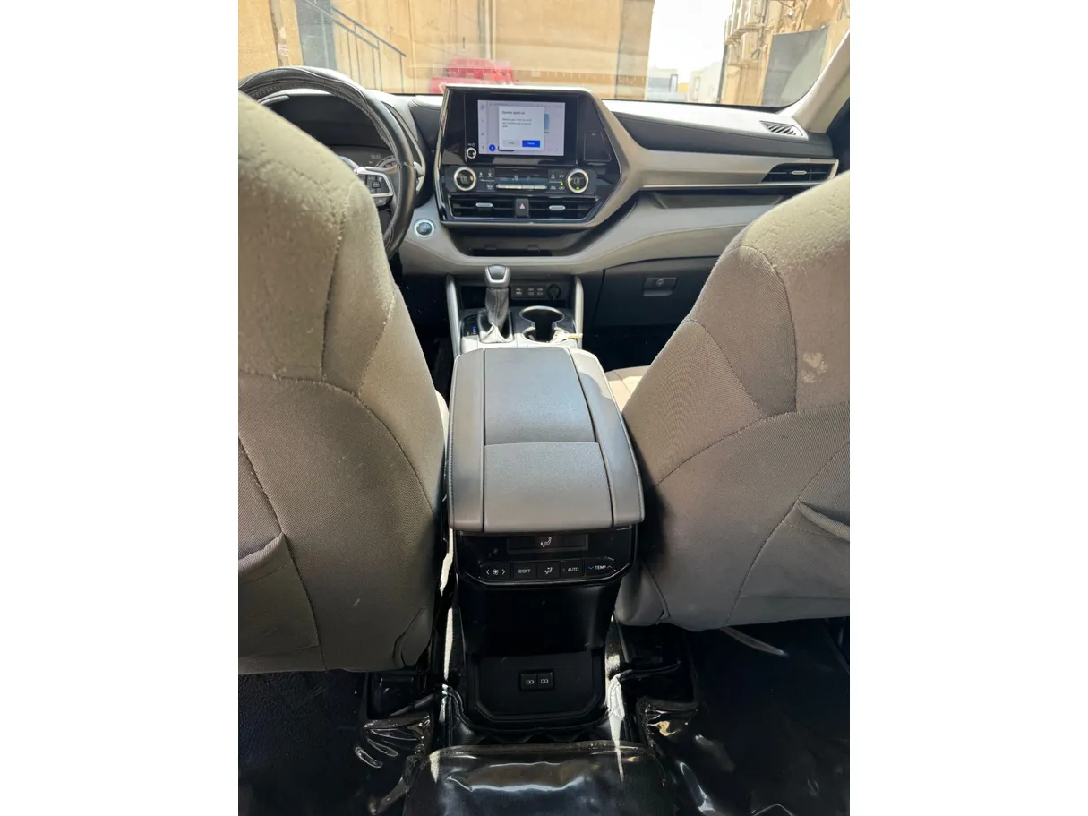 Car image 22