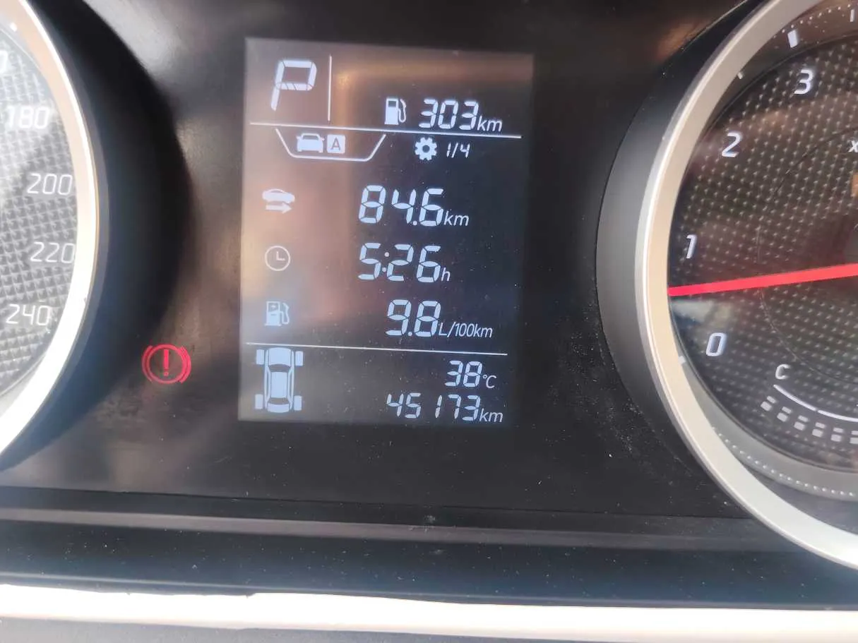 Car image 20