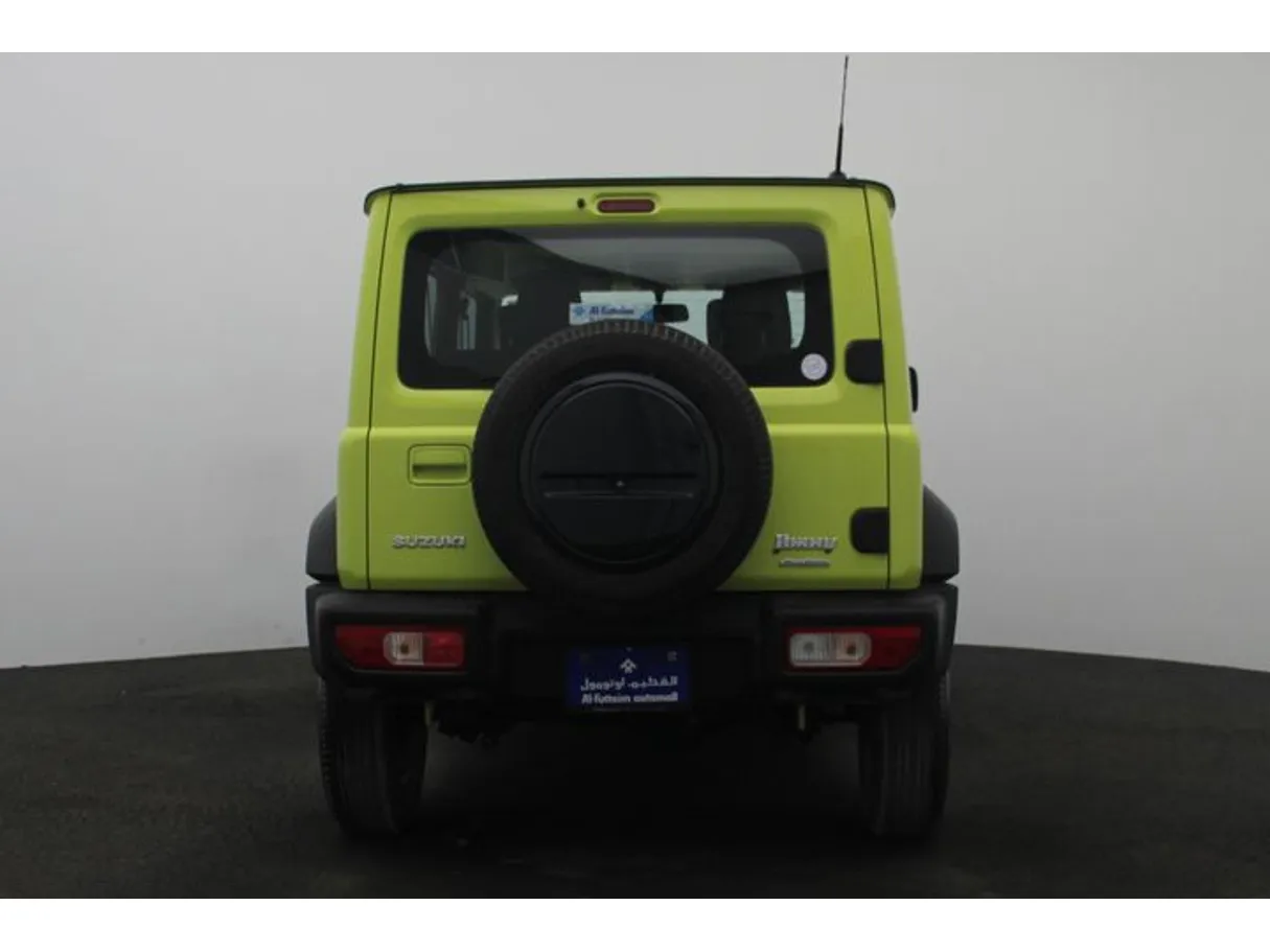 Car image 12