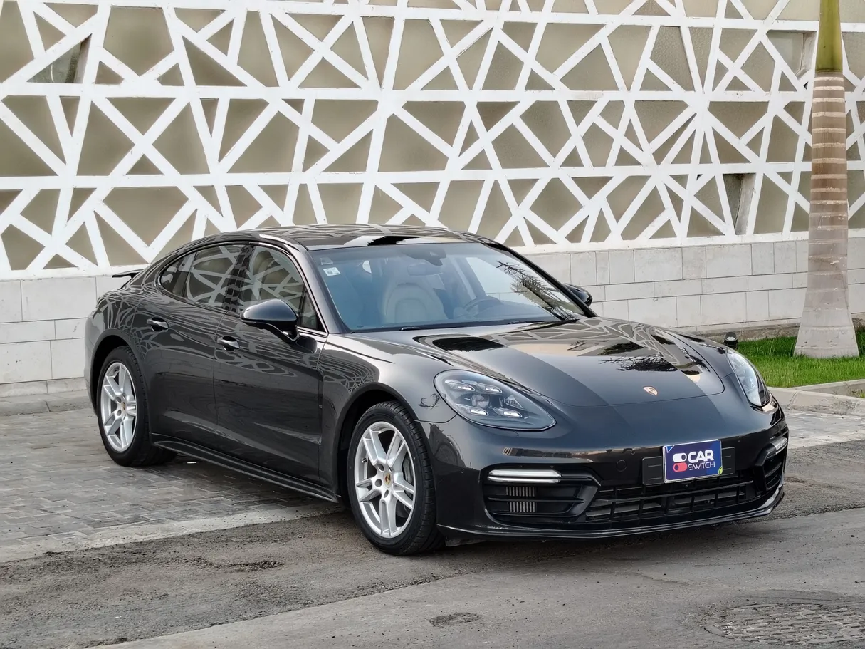 Car image 3