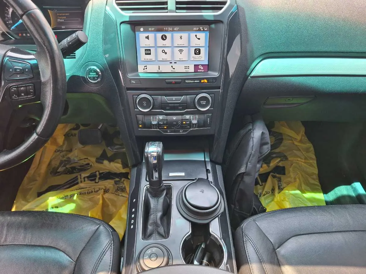 Car image 16