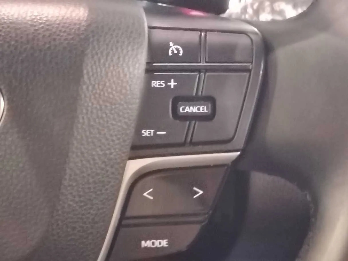 Car image 27