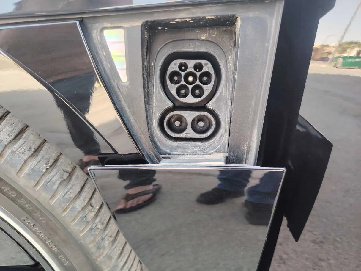 Car image 35