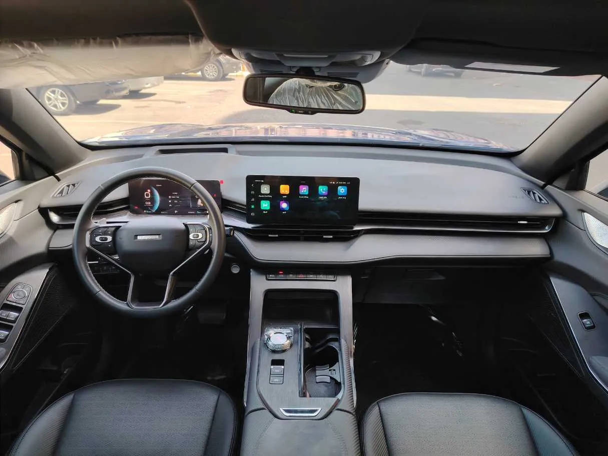 Car image 19