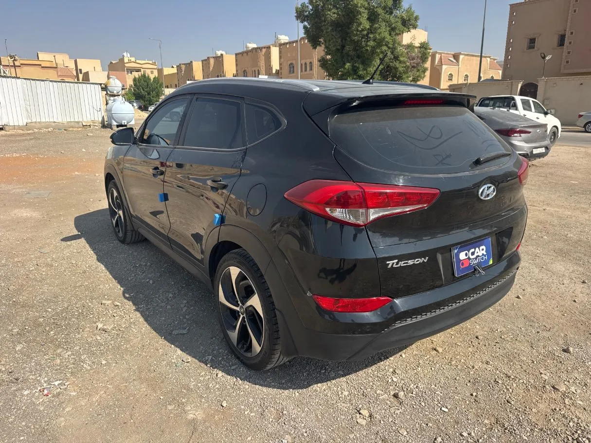 Car image 7