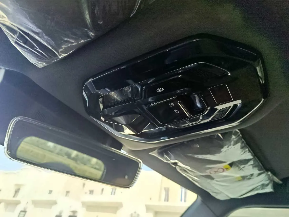 Car image 40