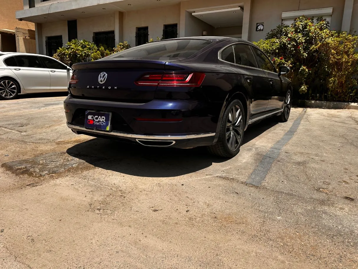 Car image 5