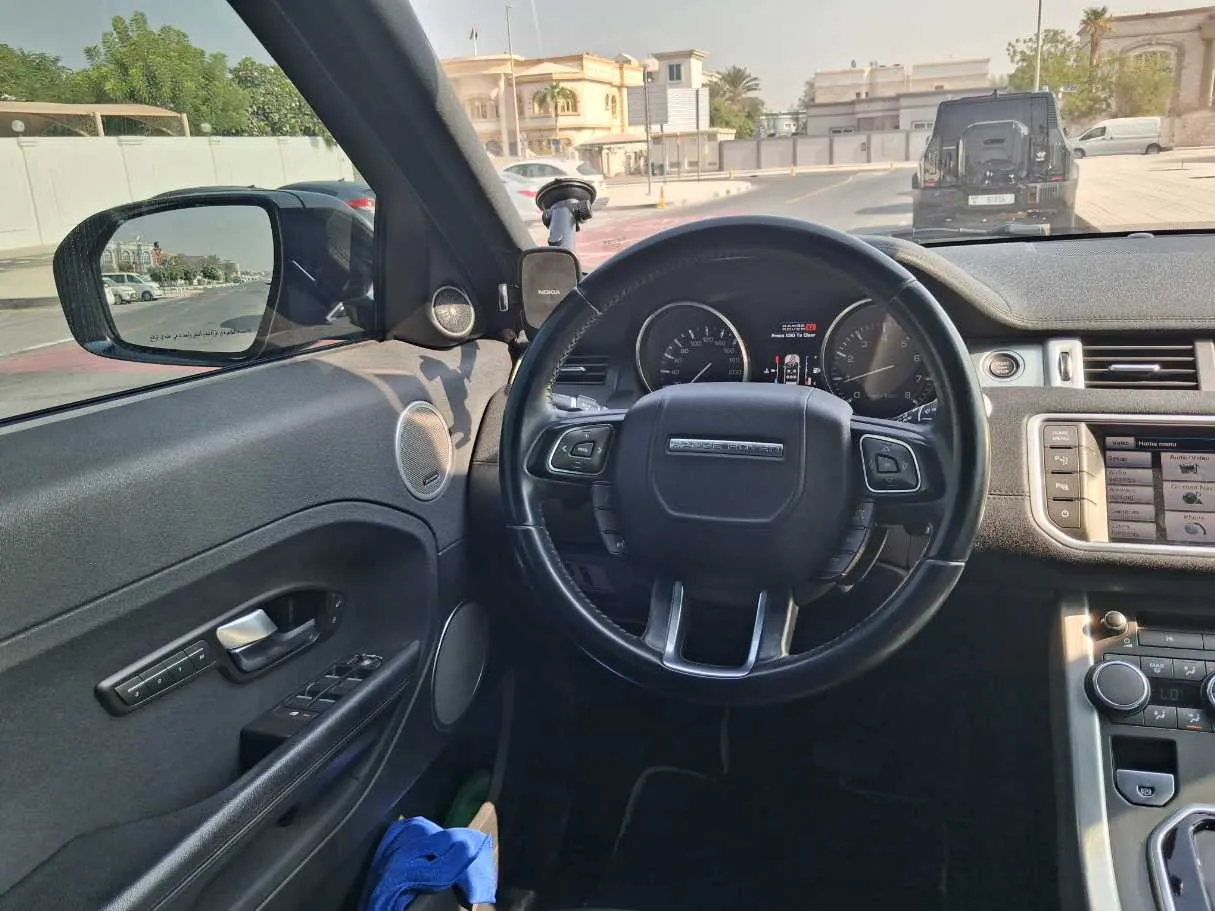 Car image 17