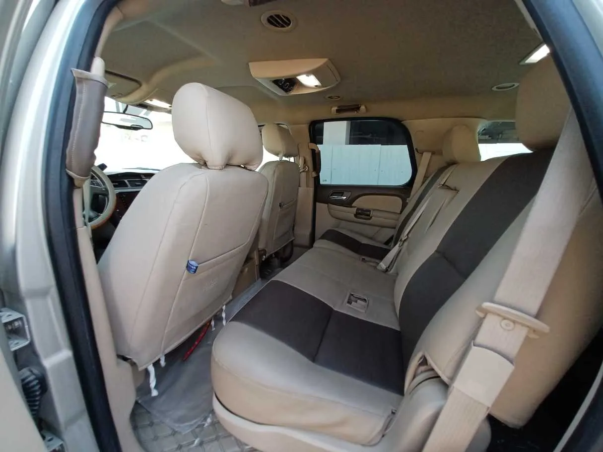 Car image 12