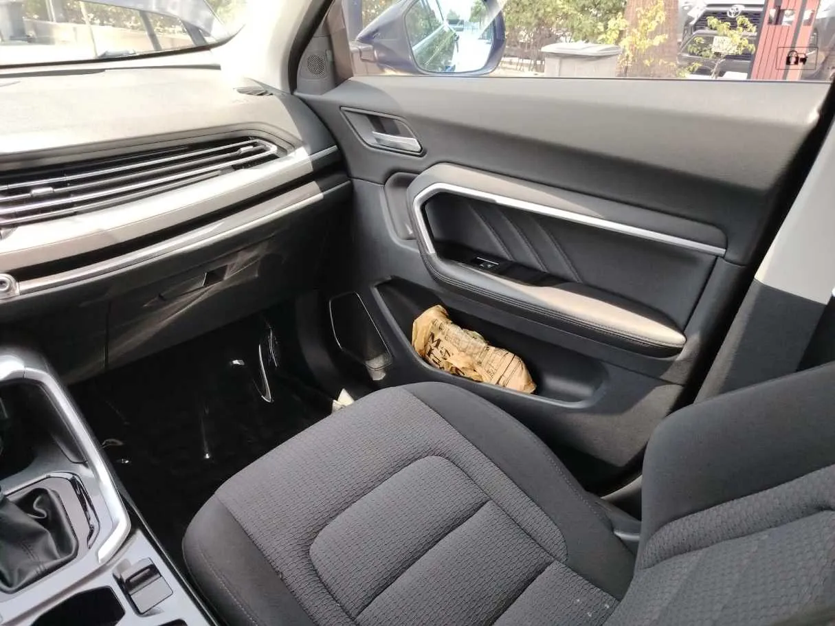 Car image 43